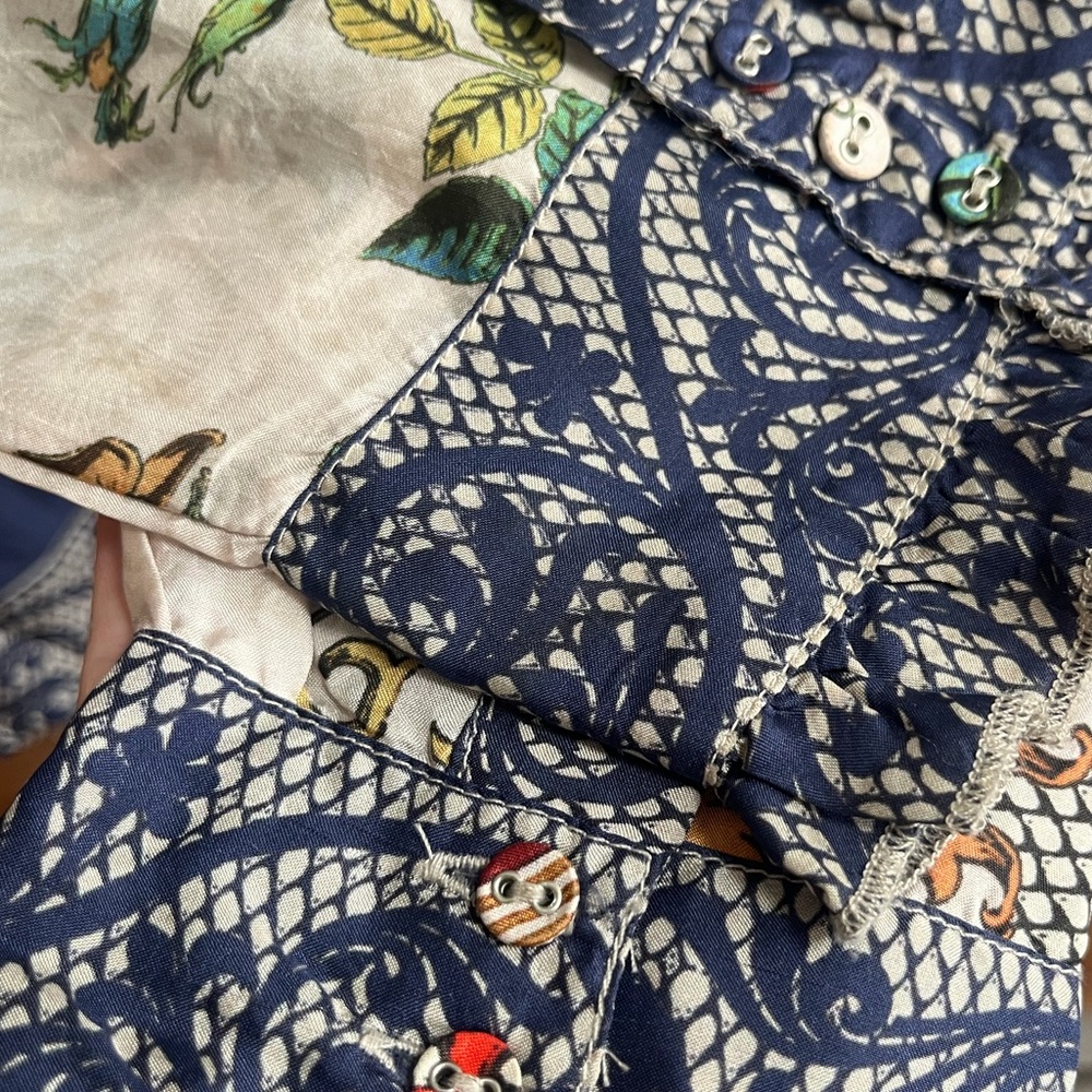 JOHNNY WAS silk blouse - Picture 6 of 7
